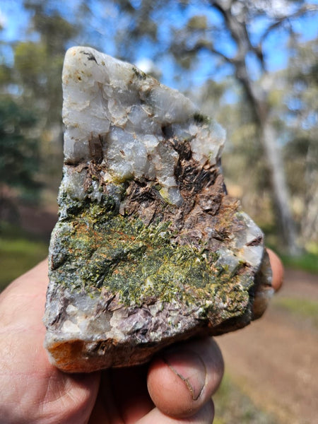 Epidote, Quartz & Axinite EPI77