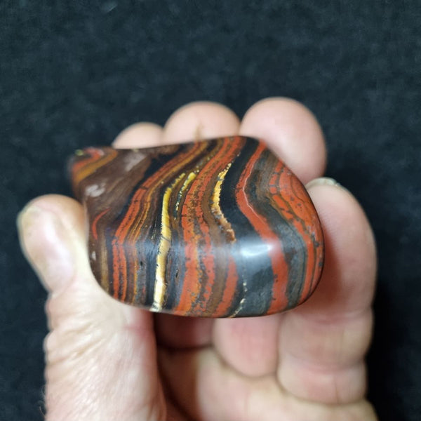 Tumble polished Tiger Iron TIT104