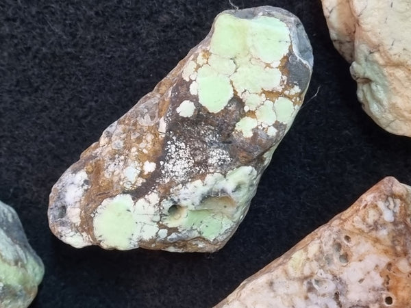 Lime magnesite rough.  LMR 105