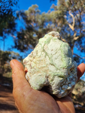 Lime magnesite rough.  LMR 108