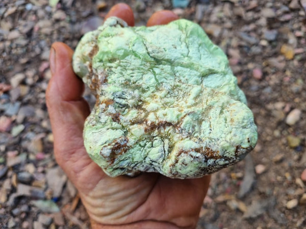 Lime magnesite rough. LMR 108 – GemstoneGeeks.