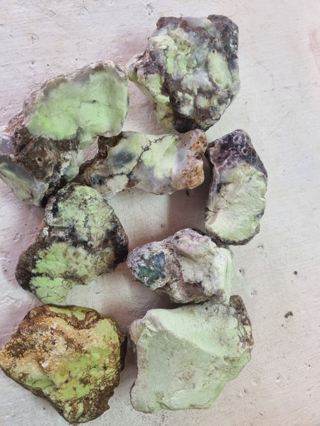 Lime magnesite rough. LMR 109 – GemstoneGeeks.