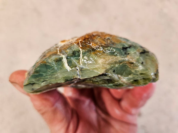 Green Opal  rough.  GOR 127