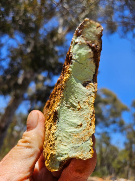 Lime magnesite rough. LMR 113 – GemstoneGeeks.