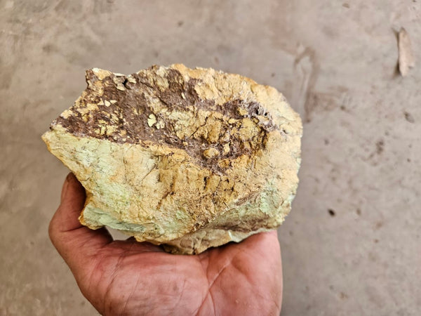 Lime magnesite rough. LMR 117 – GemstoneGeeks.