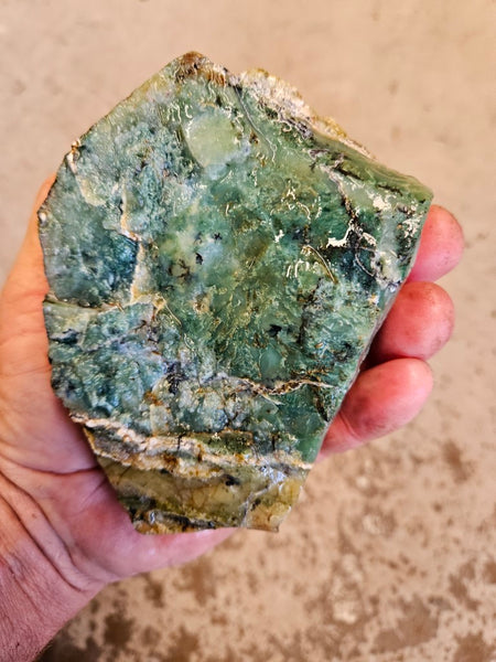Green Opal  rough.  GOR 132