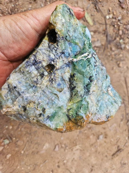 Green Opal  rough.  GOR 135