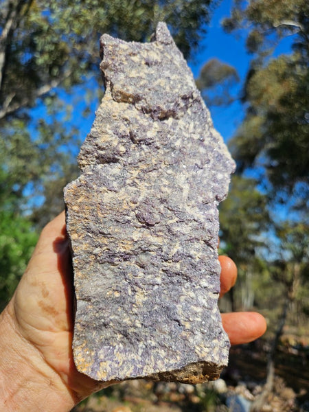 Lepidolite rough LPR101