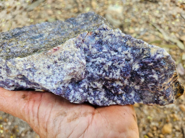 Lepidolite rough LPR101