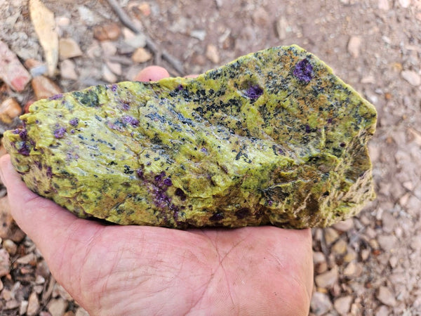 Rough Stichtite in Serpentine (Atlantisite) STR133