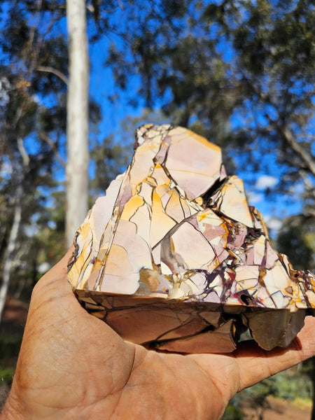 Polished Brecciated Mookaite rock BM320