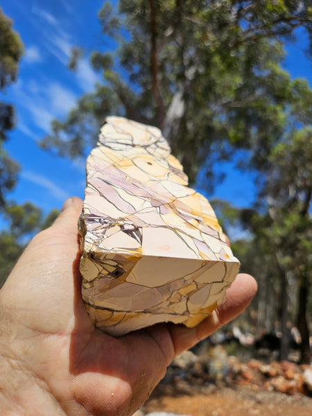 Polished Brecciated Mookaite rock BM327