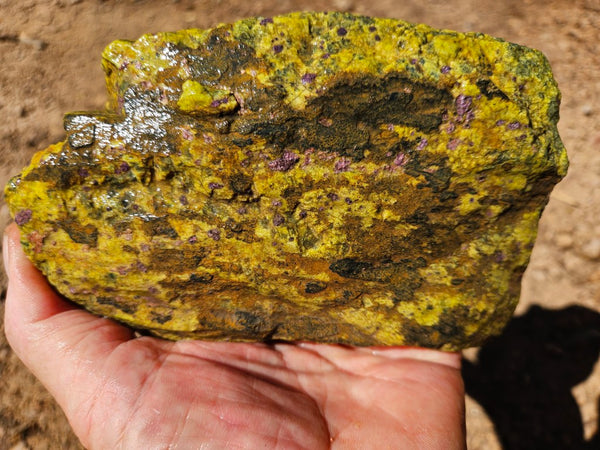 Rough Stichtite in Serpentine (Atlantisite) STR136