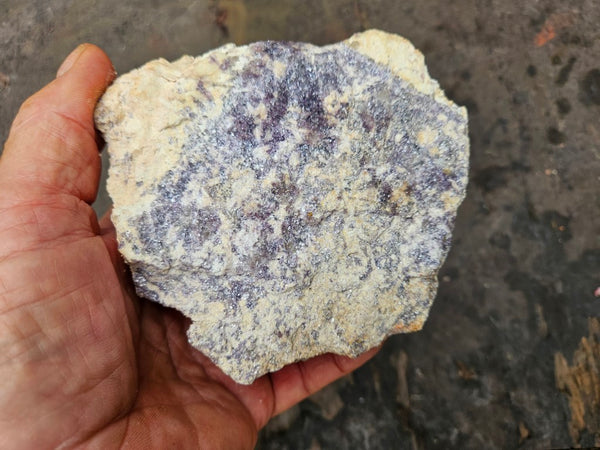 Lepidolite rough LPR102