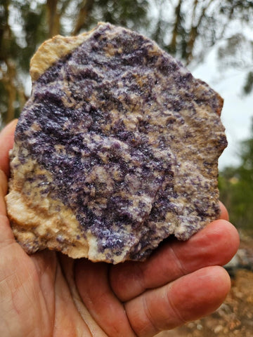 Lepidolite rough LPR102