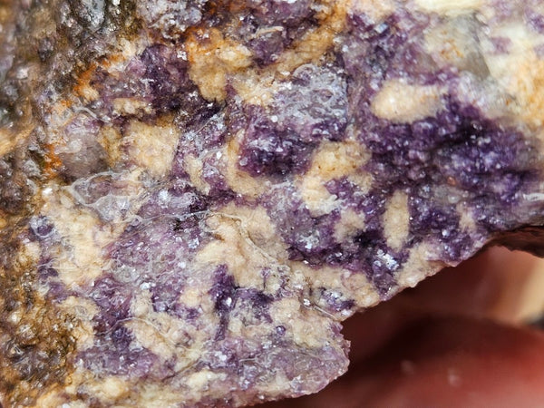 Lepidolite rough LPR102