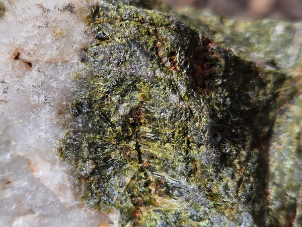 Epidote, Quartz & Axinite EPI80