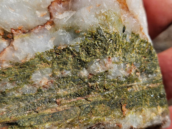 Epidote, Quartz & Axinite EPI82