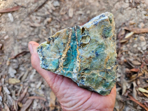Green Opal  rough.  GOR 137