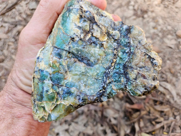 Green Opal  rough.  GOR 137