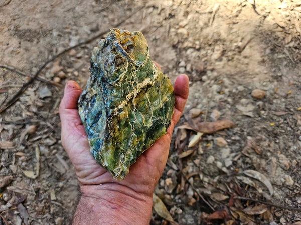 Green Opal  rough.  GOR 137