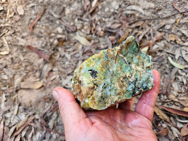 Green Opal  rough.  GOR 140