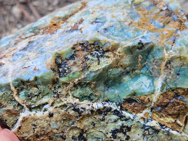 Green Opal  rough.  GOR 139