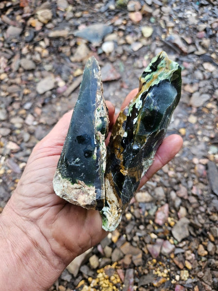 Rough Chrome Chalcedony CCR170