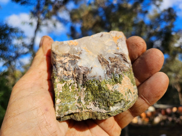 Epidote, Quartz & Axinite EPI85