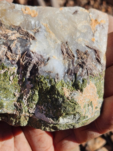 Epidote, Quartz & Axinite EPI85
