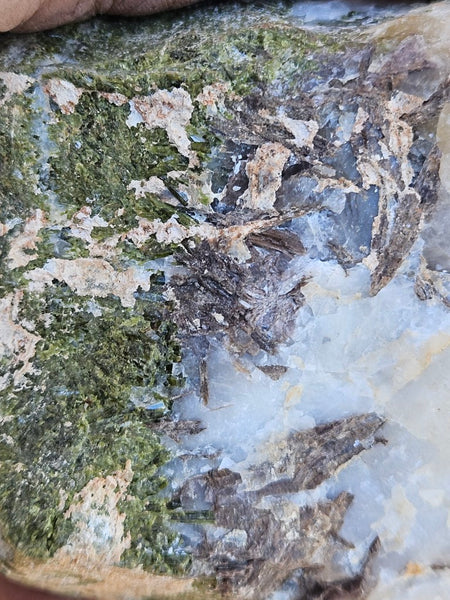 Epidote, Quartz & Axinite EPI85