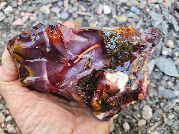 Mookaite rough.  MKR 284
