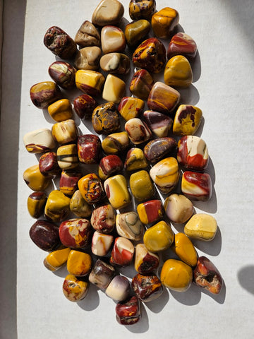 1 kg. Tumble Polished Mookaite MKT187