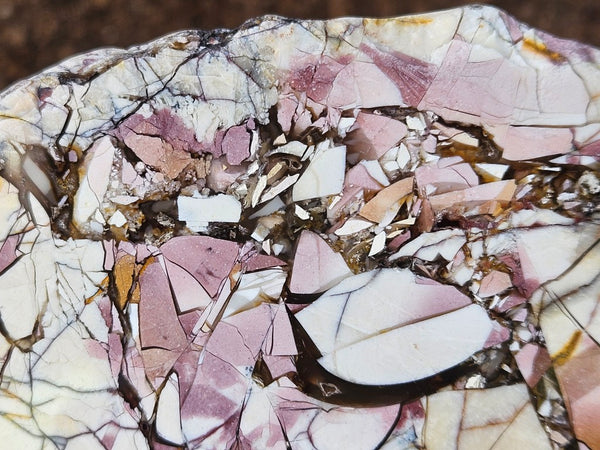Polished Brecciated Mookaite rock BM339