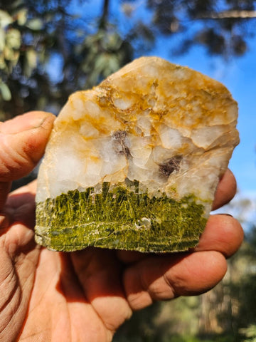 Epidote, Quartz & Axinite EPI90
