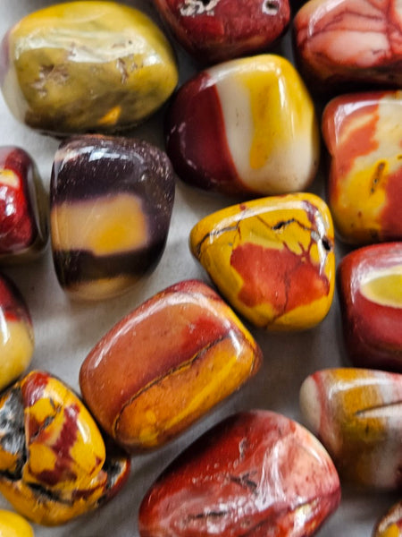 1 kg.Tumble Polished Mookaite MKT195