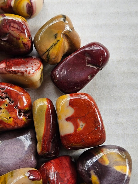 1 kg.Tumble Polished Mookaite MKT195