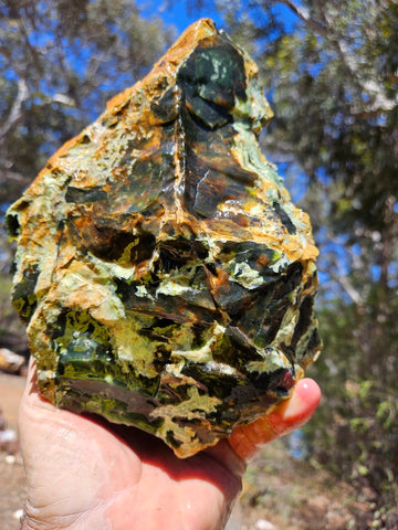 Rough Chrome Chalcedony CCR174