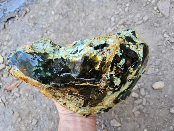 Rough Chrome Chalcedony CCR174