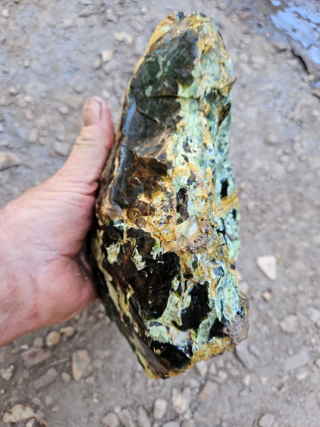 Rough Chrome Chalcedony CCR174