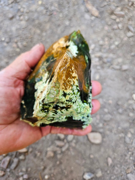 Rough Chrome Chalcedony CCR172