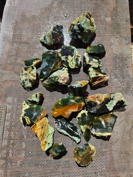 Rough Chrome Chalcedony CCR177