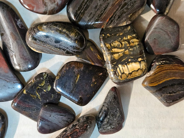 1 kg. Tumble polished Tiger Iron TIT111