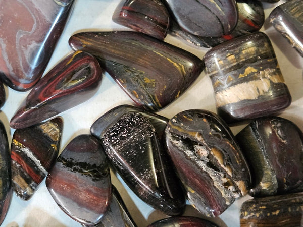 1 kg. Tumble polished Tiger Iron TIT111