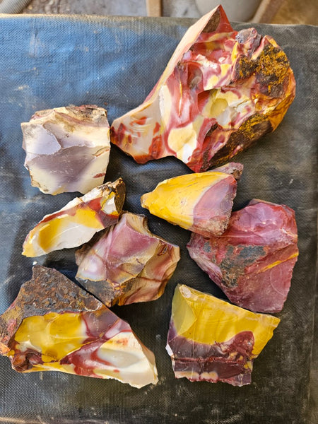 Mookaite rough.  MKR 298