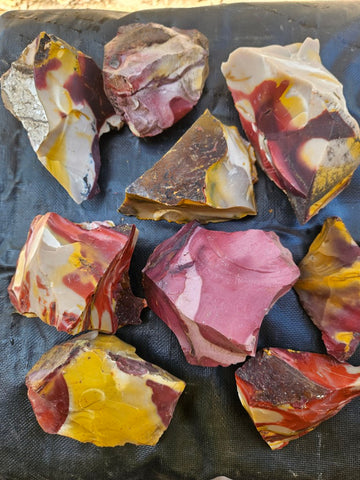 Mookaite rough.  MKR 299