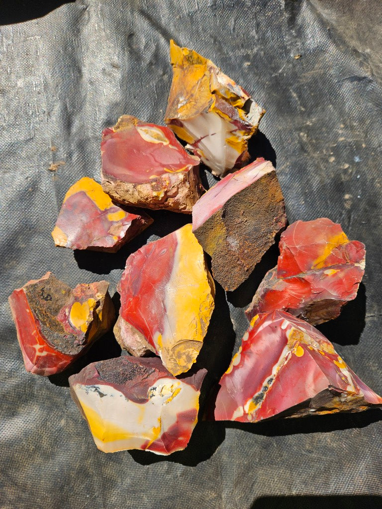 Mookaite rough.  MKR 300