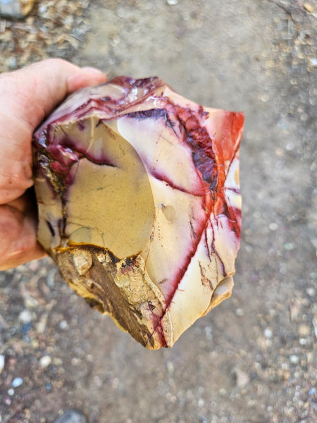 Mookaite rough.  MKR 304