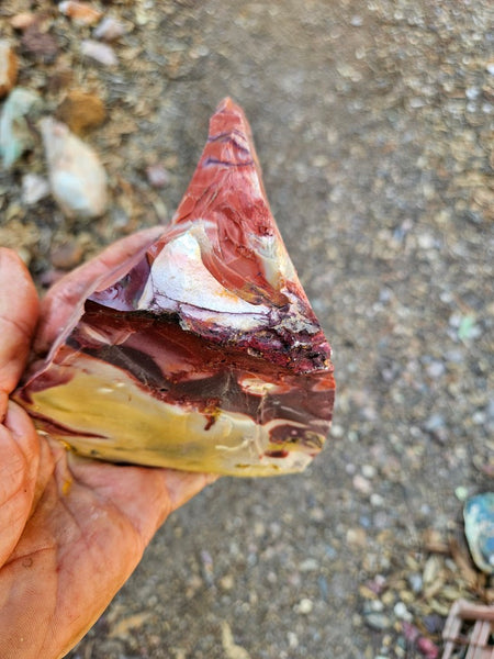 Mookaite rough.  MKR 305