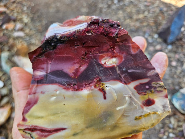 Mookaite rough.  MKR 305